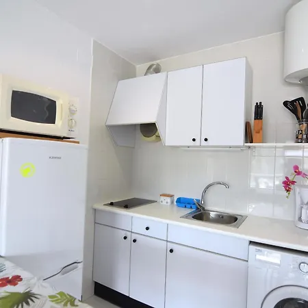 Rnet - 1-8 Puerto Madeira Canal View Apartment *